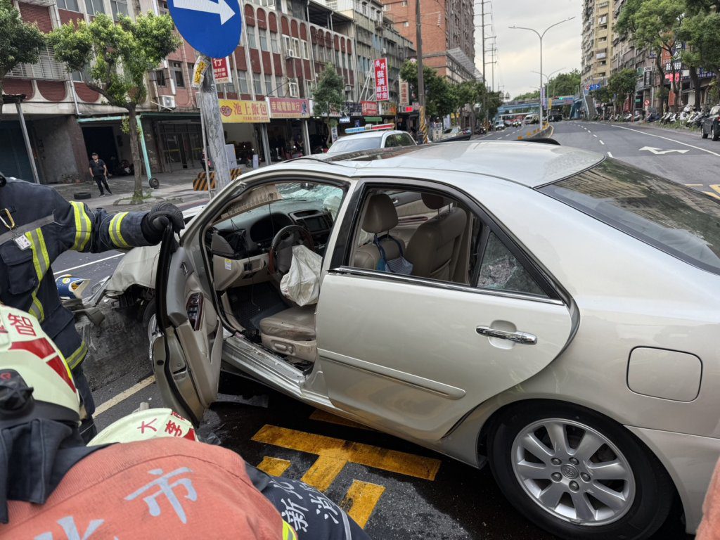 影／三峽3死12傷車禍！肇事78歲老翁因死亡不起訴　事發前時速高達104.6 公里