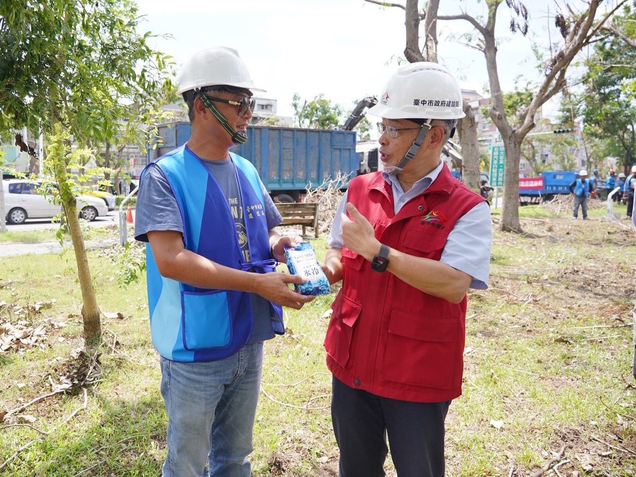 七日動員348人次！　台中建設局馳援嘉義災區　盧市長慰問感謝前線英雄