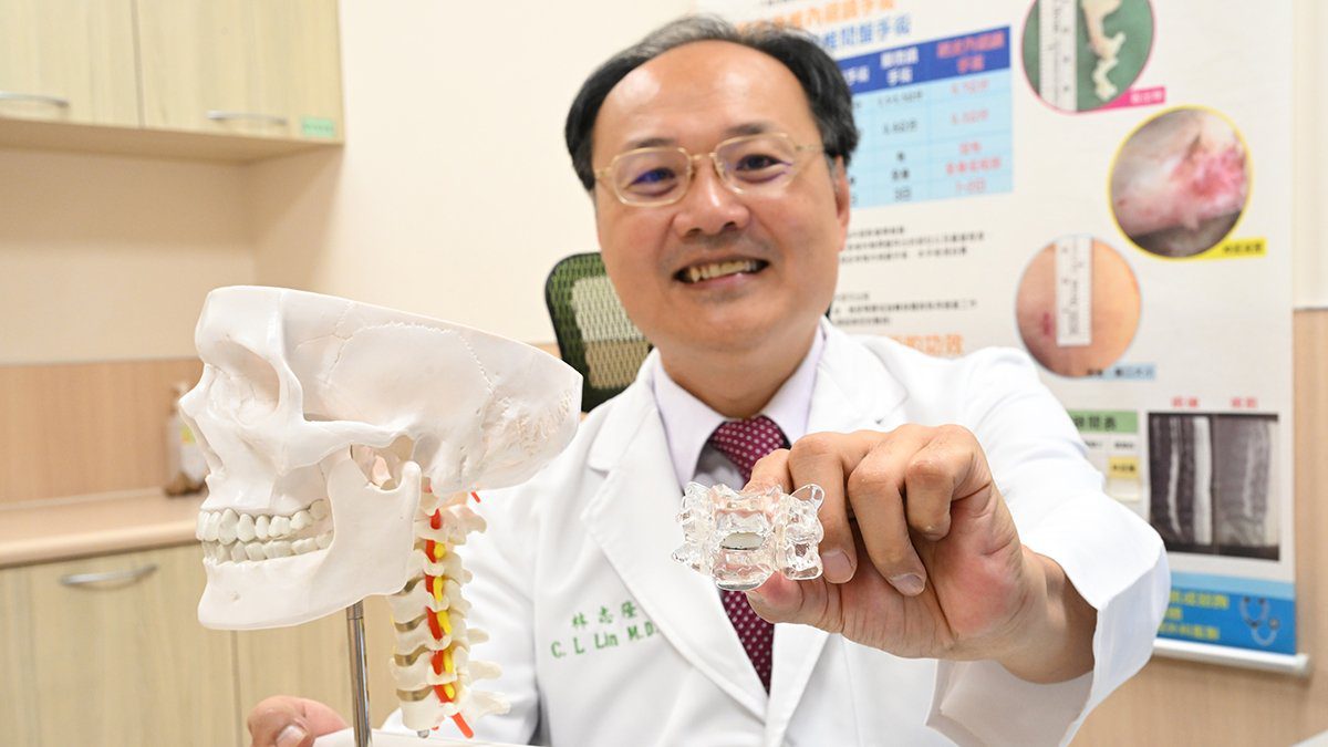 55歲男頸椎壓迫手麻難眠　接受人工椎間盤置換術重拾生活：「再拚20年不是夢！」