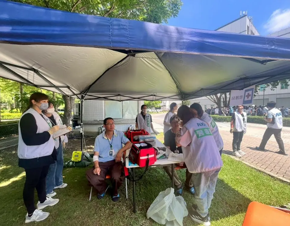 從初期應變到全面動員!竹市消防局攜手友達光電辦火災搶救演練 邱臣遠代理市長:守護園區及市民財產安全 從初期應變到全面動員!竹市消防局攜手友達光電辦火災搶救演練 邱臣遠代理市長:守護園區及市民財產安全