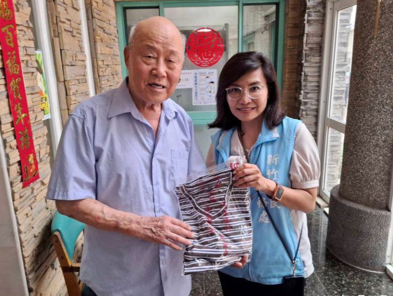 新竹榮服處轉贈慶福基金會涼感衣　炎炎夏日關懷榮民眷