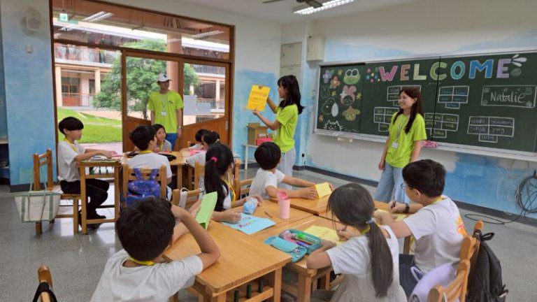 2025年海外青年英語服務營開幕！　海外青年攜手竹市學子以英語開啟國際視野