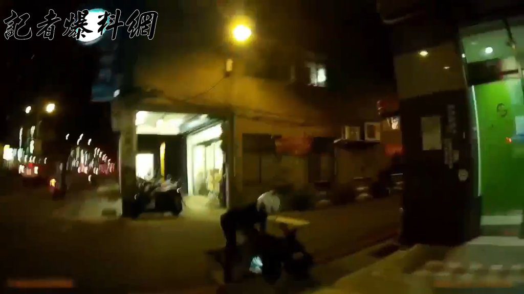 失聯移工帶女友逛街見警心虛就跑 警噴辣椒水協助壓制「誤傷友軍」 失聯移工帶女友逛街見警心虛就跑 警噴辣椒水協助壓制「誤傷友軍」