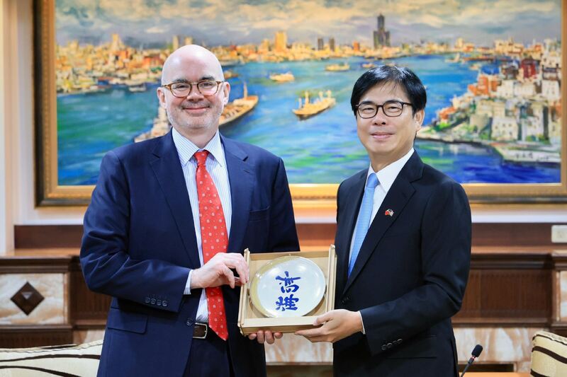 高雄市長陳其邁出席美國國慶酒會 與美國在台協會谷立言處長會晤 盼深化台美合作 高雄市長陳其邁出席美國國慶酒會 與美國在台協會谷立言處長會晤 盼深化台美合作