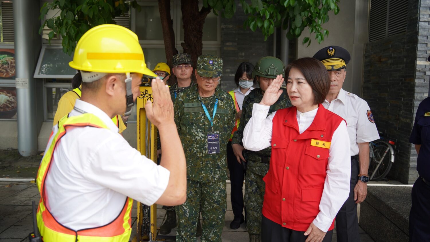 屏東縣長周春米視導「2025城鎮韌性防空演習」 提升全民防衛動員能量 屏東縣長周春米視導「2025城鎮韌性防空演習」 提升全民防衛動員能量