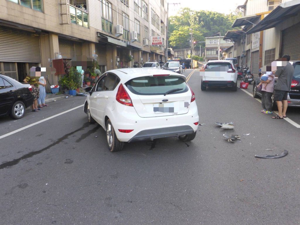 竹東鎮自小客車肇逃案發3天駕駛到案　傳為派出所長之子