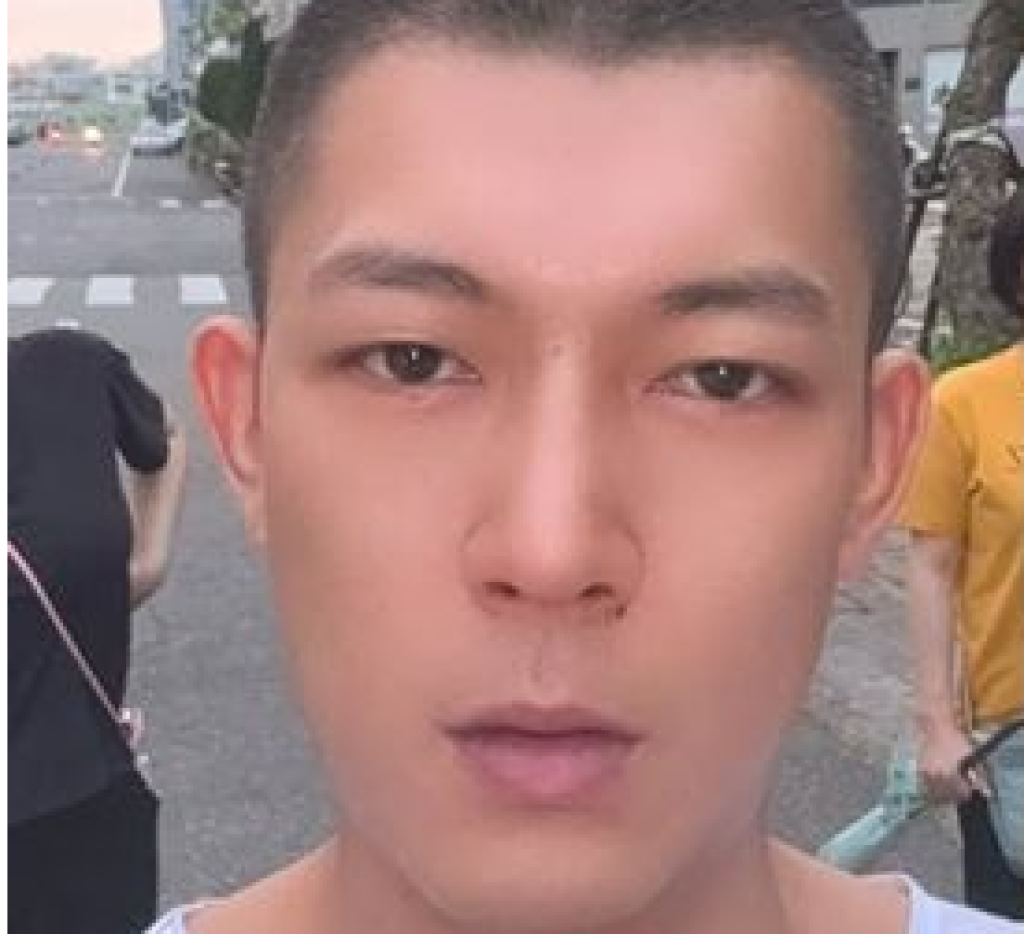 網紅「鳳梨」遭槍擊　吃完藏壽司離開「騎士追上攻擊後逃逸」　　