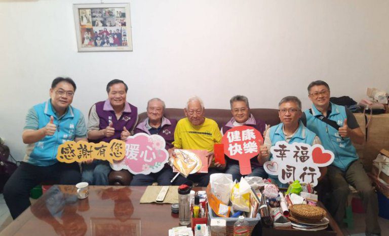 新竹榮服處x中華佛教善緣慈善會 攜手致贈百歲榮民祝壽金 新竹榮服處x中華佛教善緣慈善會 攜手致贈百歲榮民祝壽金