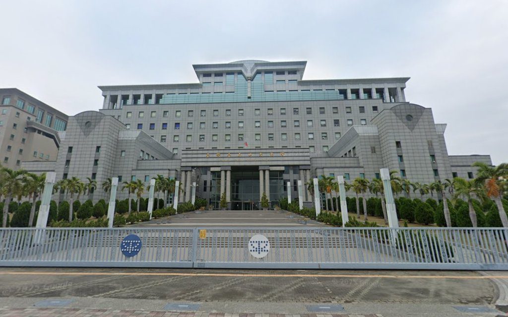 快訊/台南女律師變詐團內鬼!陪偵洩密還洗錢 法院火速收押禁見 快訊/台南女律師變詐團內鬼!陪偵洩密還洗錢 法院火速收押禁見