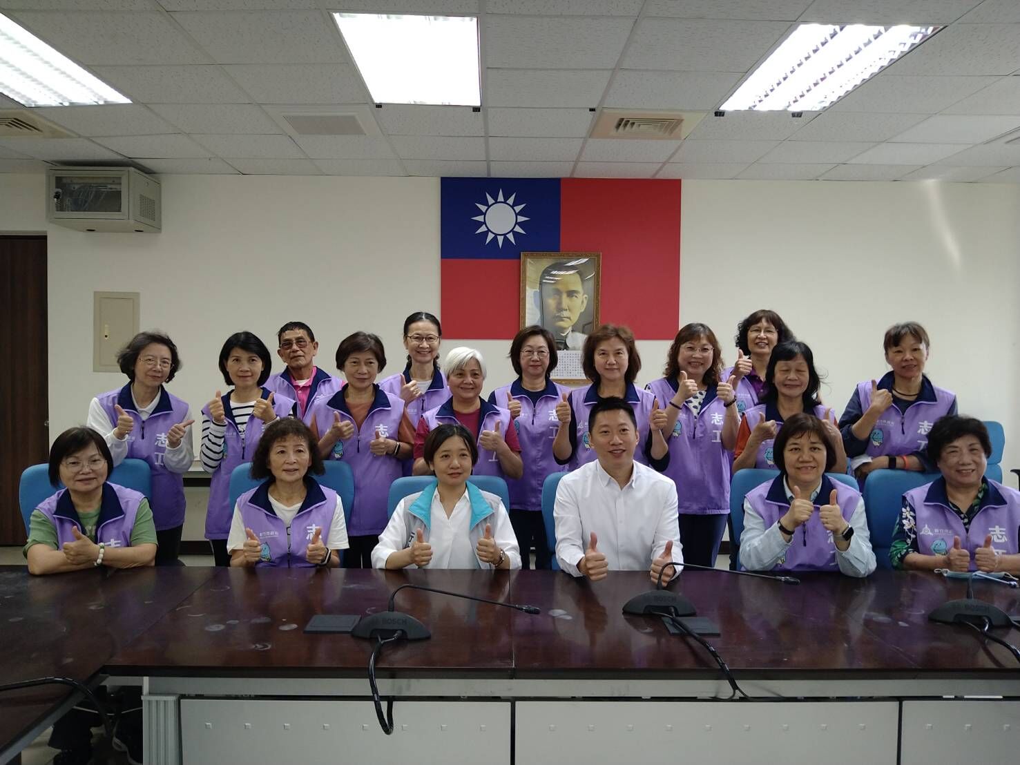 竹市樂齡志工導入數位力　邱臣遠：推動智慧國際化服務