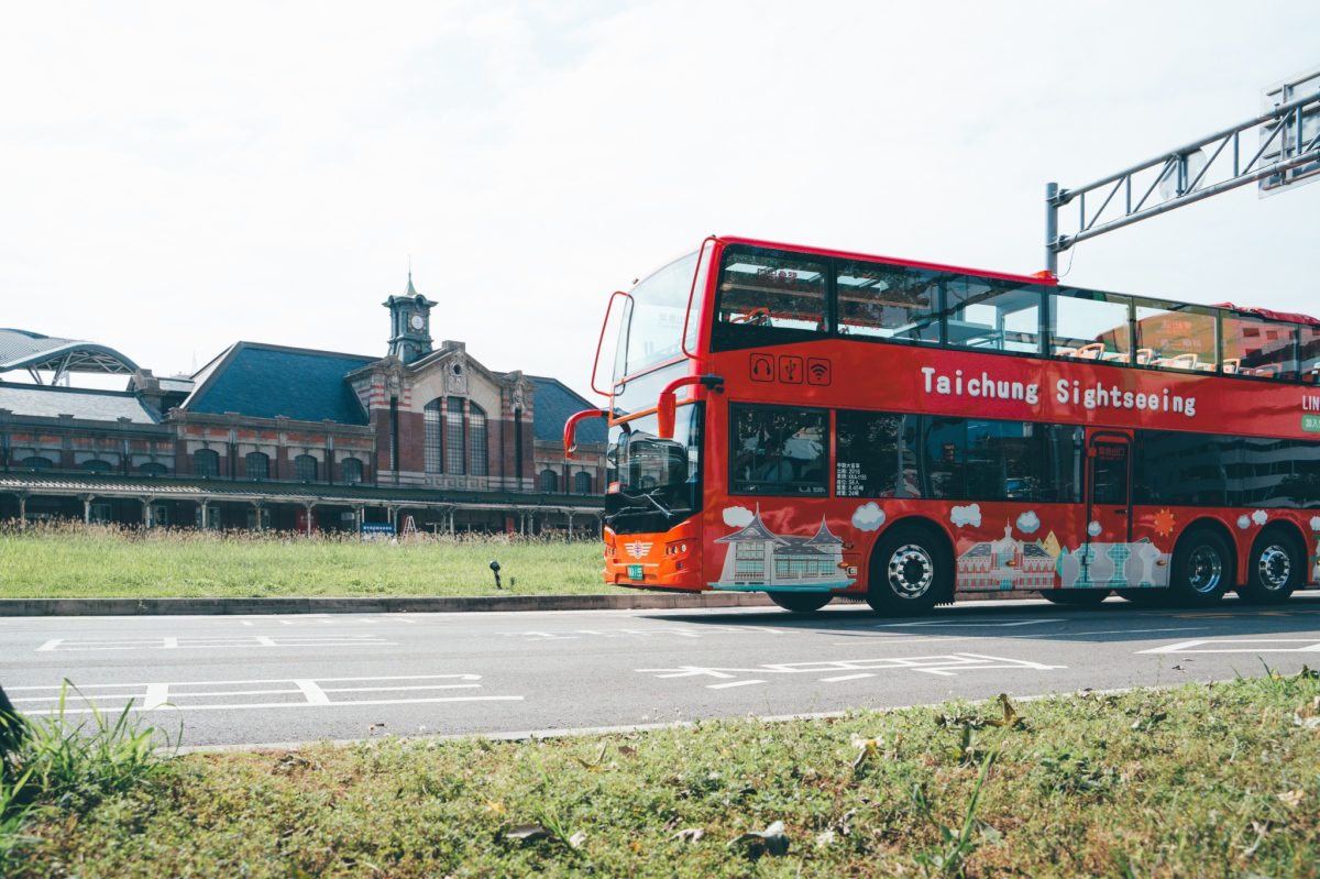 雙層觀光雙重享受　暑假解鎖台中觀光巴士與美食餐車