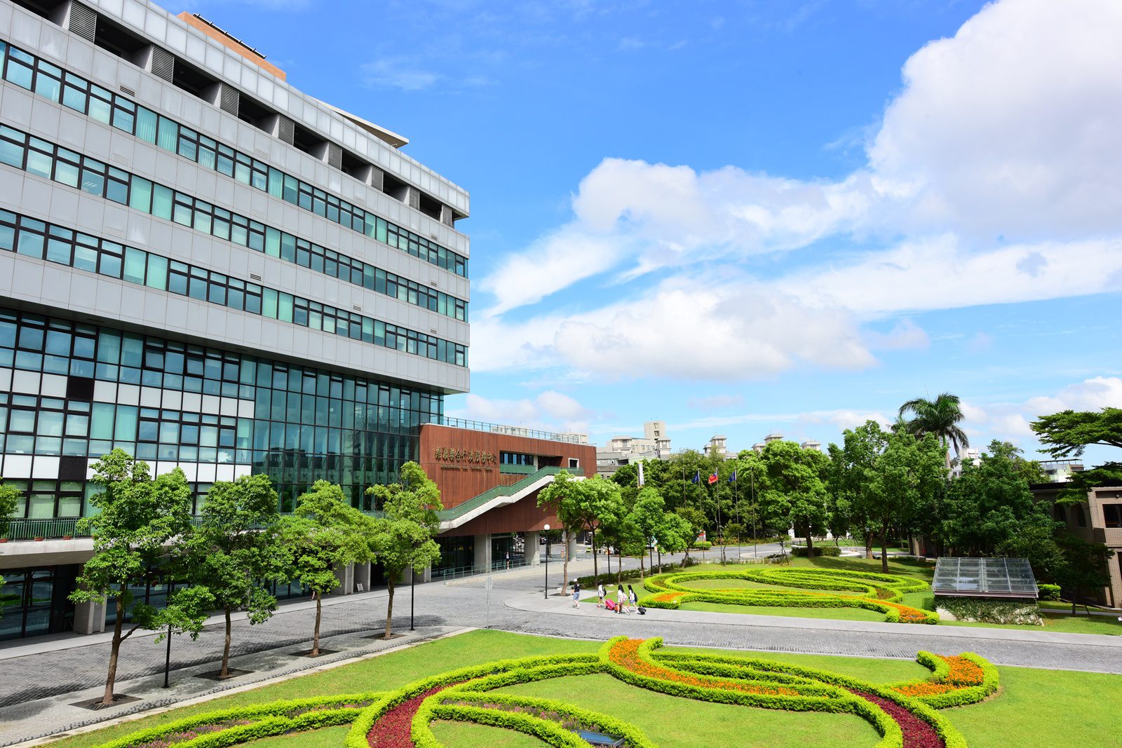 中原大學推廣教育處遭冒名行騙 校方不忍了將提告