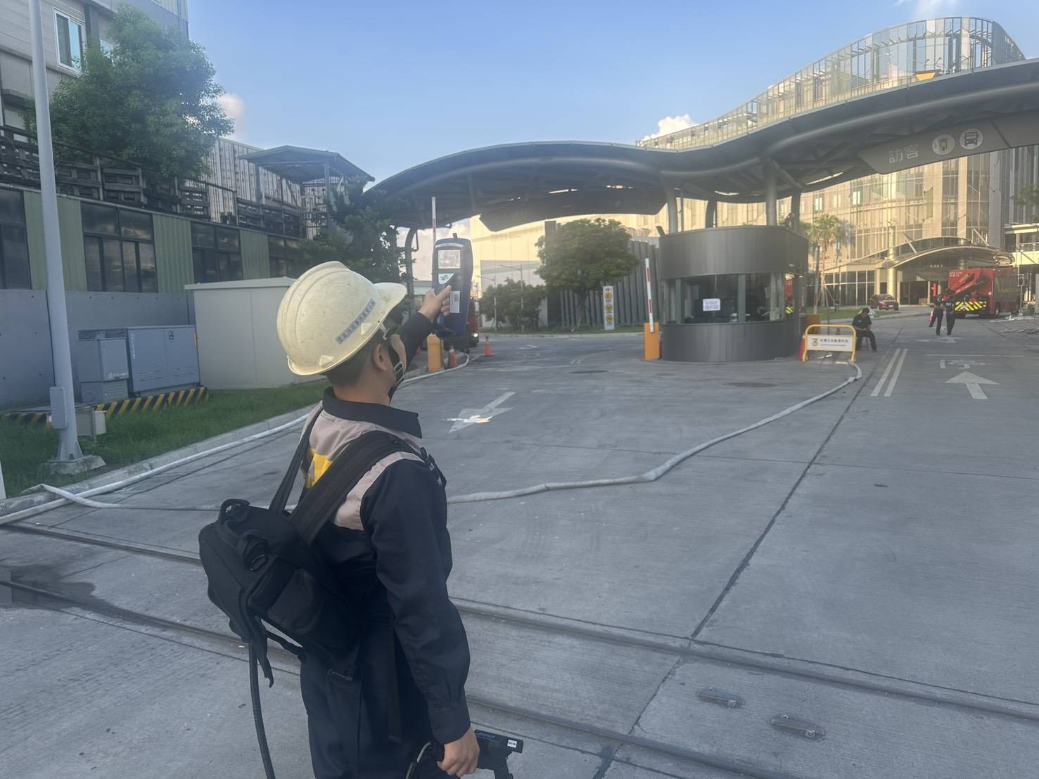 小港鋰電池工廠火警 高市環保局全程持續監測空品狀況 小港鋰電池工廠火警 高市環保局全程持續監測空品狀況