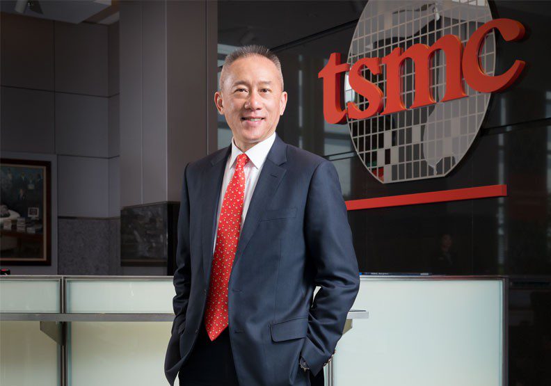 台積電示警匯率恐衝擊獲利 財務長黃仁昭:持續檢討避險策略 台積電示警匯率恐衝擊獲利 財務長黃仁昭:持續檢討避險策略