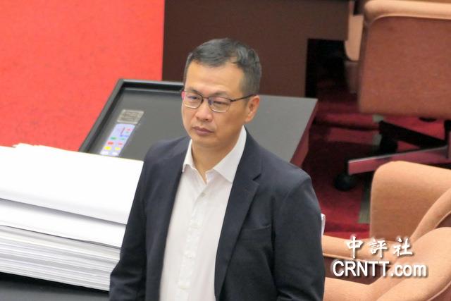 普發現金讓卓榮泰內心交戰 藍委批不知民間疾苦 普發現金讓卓榮泰內心交戰 藍委批不知民間疾苦