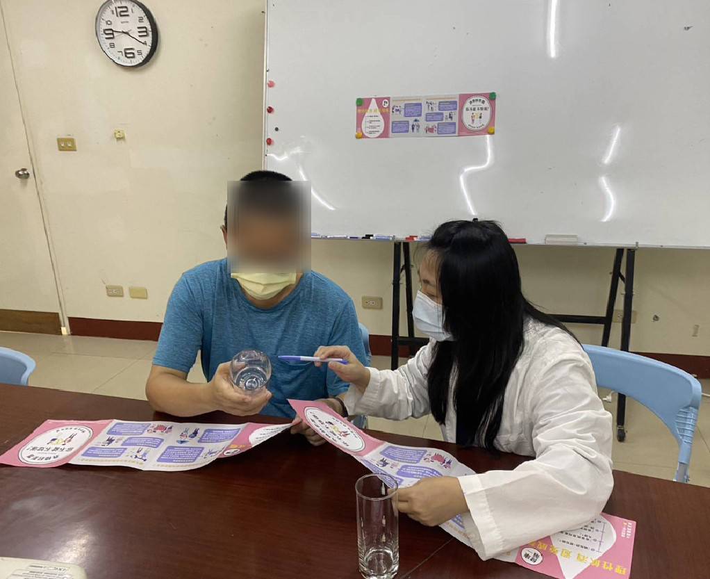 屏東縣衛生局攜手七家醫療機構 助酒癮者重返健康人生 屏東縣衛生局攜手七家醫療機構 助酒癮者重返健康人生