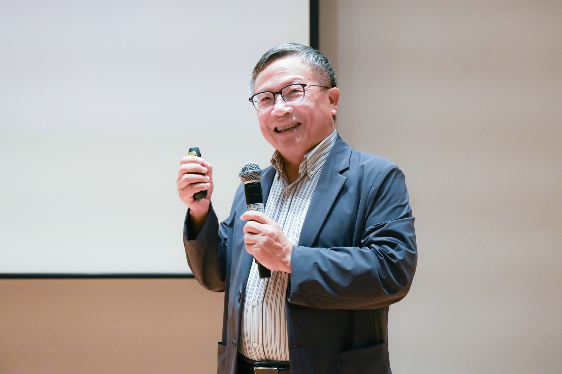 科普講座熱絡登場 張慶瑞引領青年探索量子世界