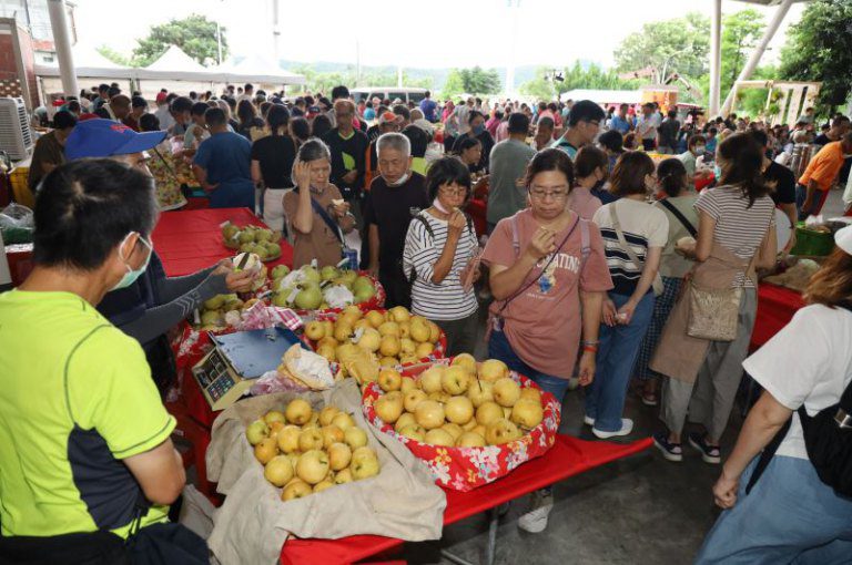 新埔水梨節本週末登場 甜蜜買氣強強滾 新埔水梨節本週末登場 甜蜜買氣強強滾