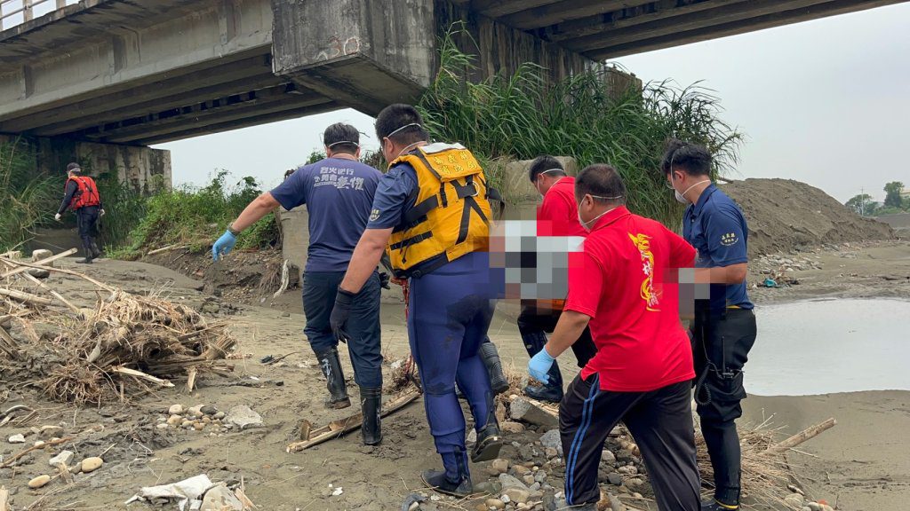 嘉義三疊溪42歲男子溺斃 警方報驗調查死因 嘉義三疊溪42歲男子溺斃 警方報驗調查死因