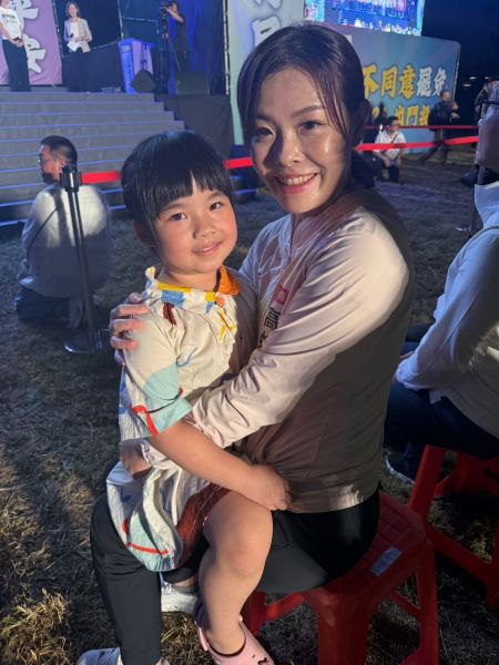 反惡霸護新竹!高虹安懇託市民「再把力量借給我」 726用不同意罷免票護民主 給賴清德大教訓讓柯建銘大崩潰 反惡霸護新竹!高虹安懇託市民「再把力量借給我」 726用不同意罷免票護民主 給賴清德大教訓讓柯建銘大崩潰