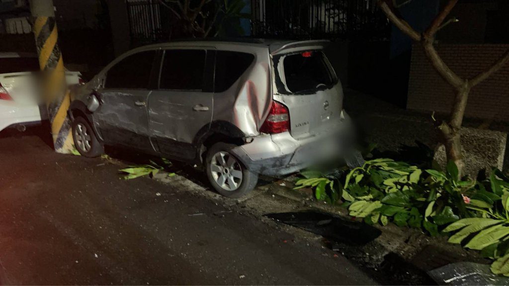 倒車猛撞影片瘋傳！網友被警「無頭像帳號」建議下架　議員開轟了