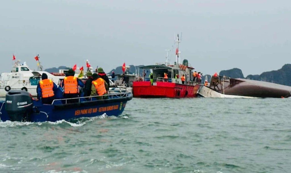 越南下龍灣遊船突遇雷暴翻覆 倖存者驚險潛逃求生:我朝著光游出去 越南下龍灣遊船突遇雷暴翻覆 倖存者驚險潛逃求生:我朝著光游出去