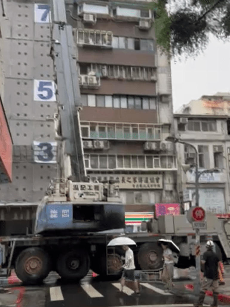 爆料/一定要死第二個才處理嗎? 民眾爆錦州街建案工地施工毫無安全意識 爆料/一定要死第二個才處理嗎? 民眾爆錦州街建案工地施工毫無安全意識