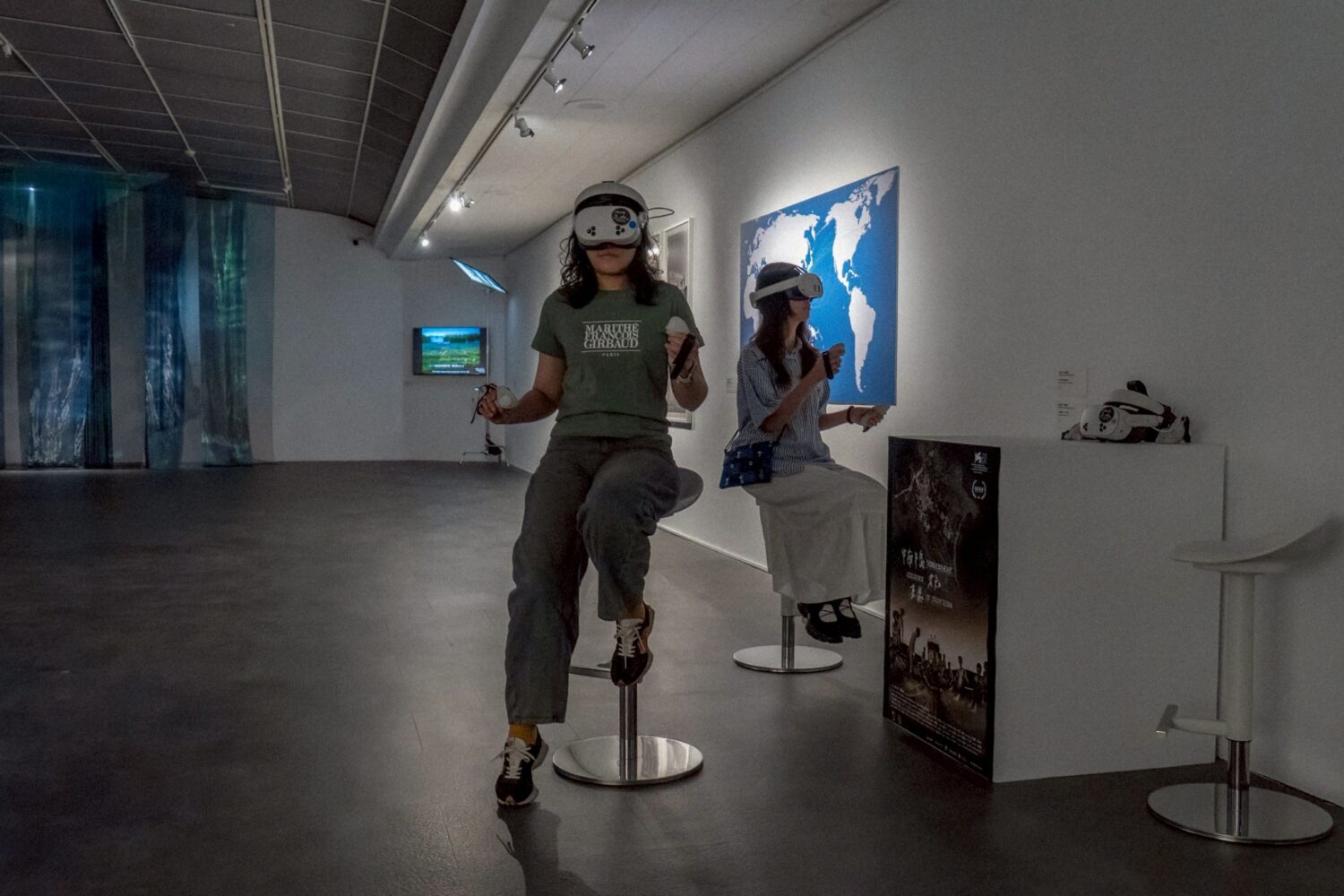 高美館KSpace新展《虛擬生肉:如何重構被抹滅的台灣越南難民營》盛大舉行 高美館KSpace新展《虛擬生肉:如何重構被抹滅的台灣越南難民營》盛大舉行