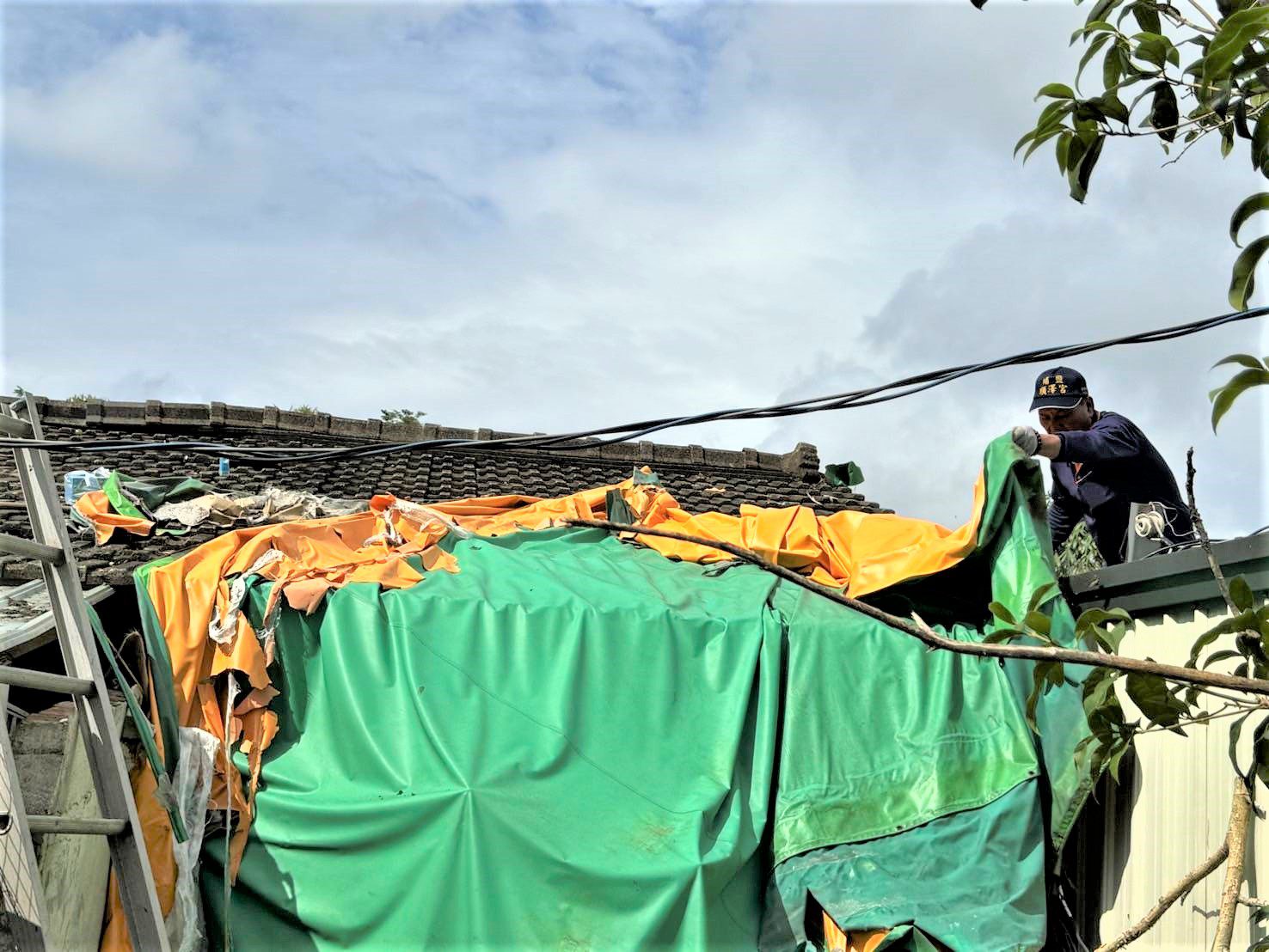 遺眷住家遭颱風侵襲受損 嘉榮服處申請修繕善款重建家園 遺眷住家遭颱風侵襲受損 嘉榮服處申請修繕善款重建家園