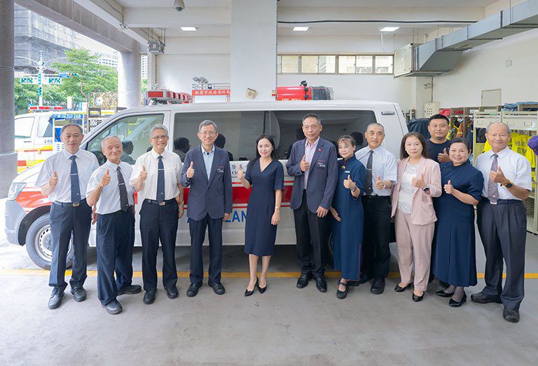 展現人道援助與國際責任 桃市捐贈6部救護車協助蒙古國 展現人道援助與國際責任 桃市捐贈6部救護車協助蒙古國