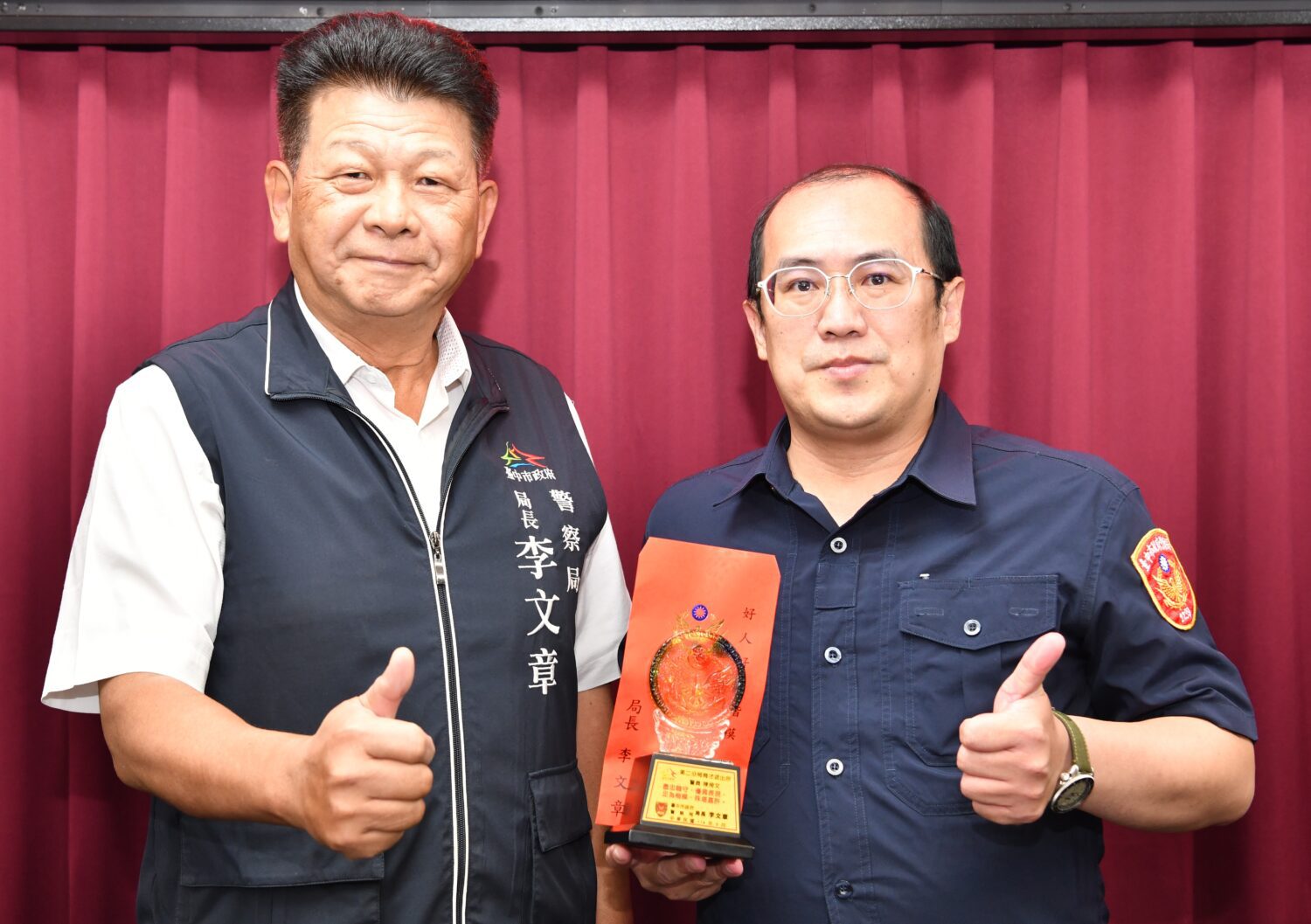陳倚文成功搶救仰藥女子 局長李文章會報公開表揚 陳倚文成功搶救仰藥女子 局長李文章會報公開表揚
