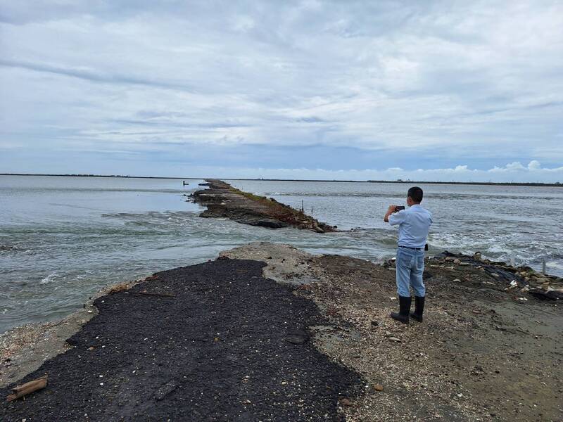 台南大潮緊急動員 176線積水!防洪牆、抽水機全面戒備 台南大潮緊急動員 176線積水!防洪牆、抽水機全面戒備