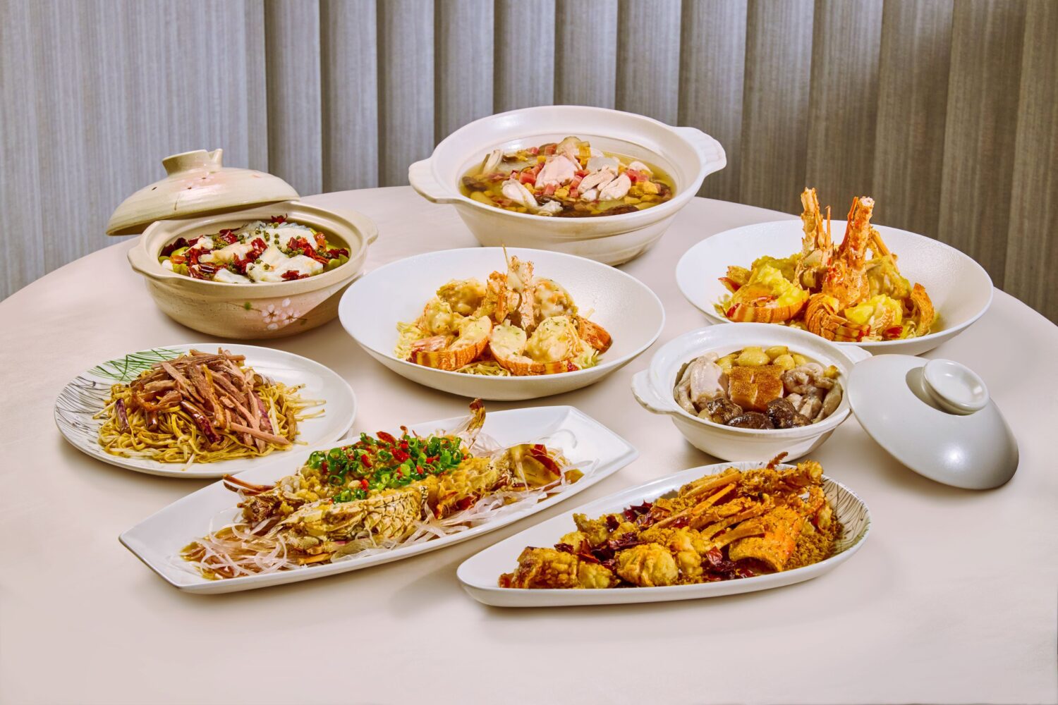 高雄萬豪推出「龍蝦夏令宴」與「琵琶鴨」限時供應