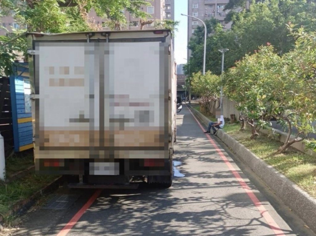 台中死亡車禍! 72歲翁遭倒車小貨車撞擊傷重不治 台中死亡車禍! 72歲翁遭倒車小貨車撞擊傷重不治