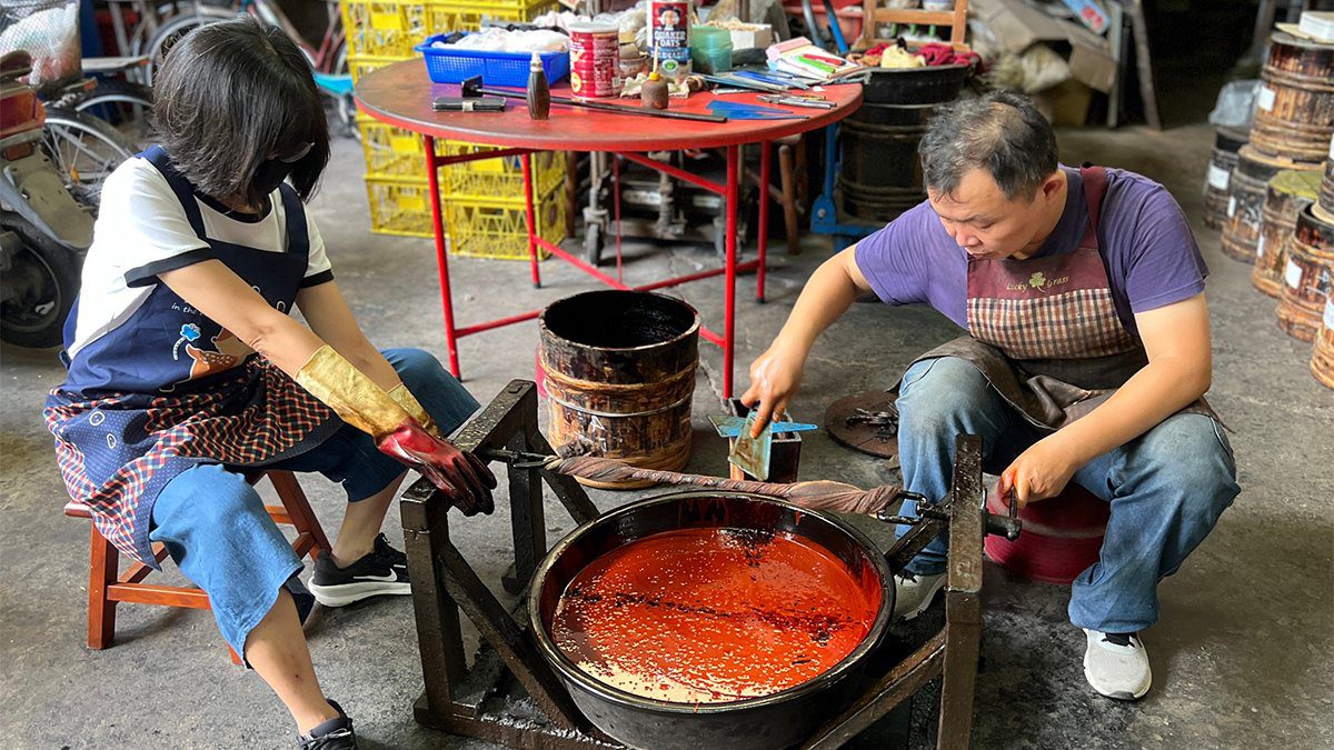 百年天然漆工藝傳六代　徐玉富父子獲認定技術文化保存者