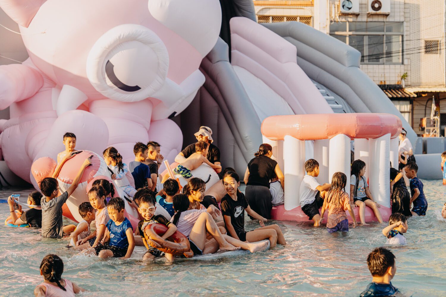 高雄清涼氣墊水樂園 7/26率先登場！ FUN遊旗津涼爽一夏