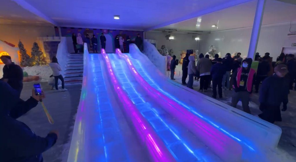 「童話冰宮」傳有黃牛票! 屏縣府祭鐵腕 限票+抓賣票最高罰3萬 「童話冰宮」傳有黃牛票! 屏縣府祭鐵腕 限票+抓賣票最高罰3萬