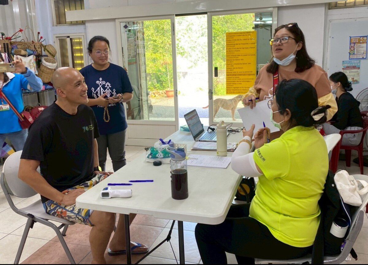 衛生局攜手基層醫師前進豐濱鄉為長者接種疫苗 衛生局攜手基層醫師前進豐濱鄉為長者接種疫苗