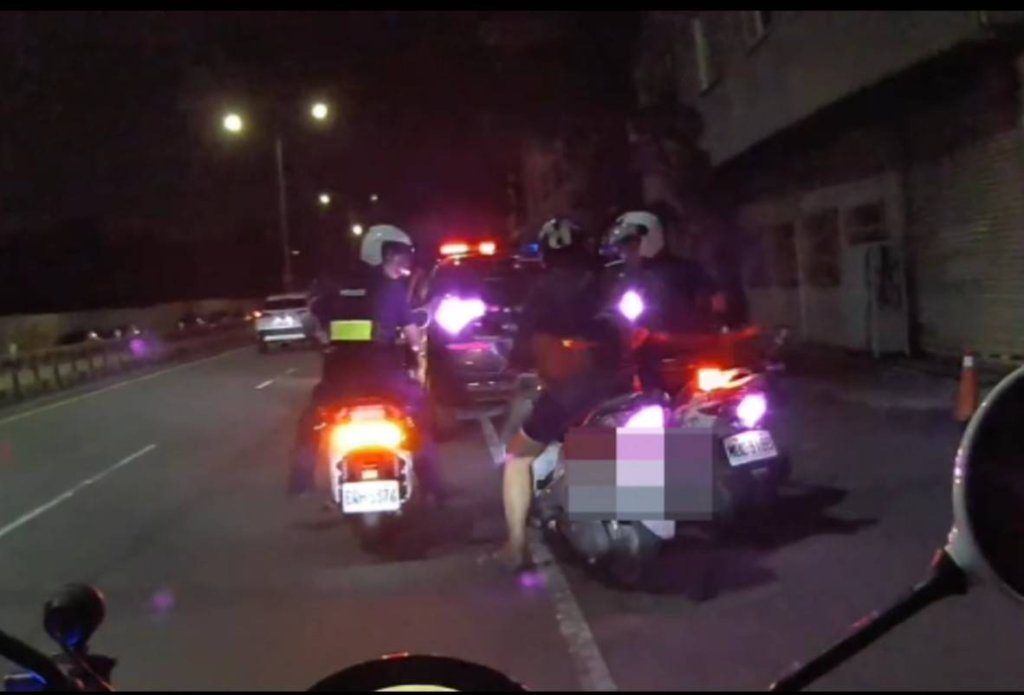 台中男「撿」車爽騎半小時 監視器全程直擊難逃警網 台中男「撿」車爽騎半小時 監視器全程直擊難逃警網