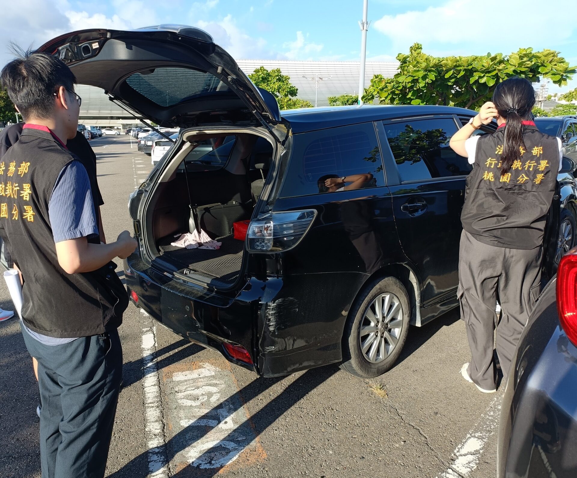 桃園分署嚴打機場黃牛！7駕駛違法攬客秒遭逮 下場慘了