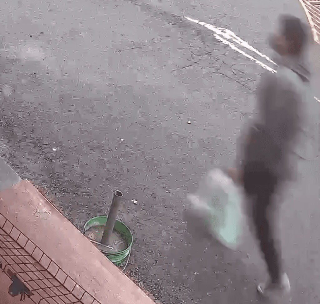 北港彩券行老闆裝現金刮刮樂背包放機車腳踏板被偷! 竊嫌投案稱「良心不安」 北港彩券行老闆裝現金刮刮樂背包放機車腳踏板被偷! 竊嫌投案稱「良心不安」