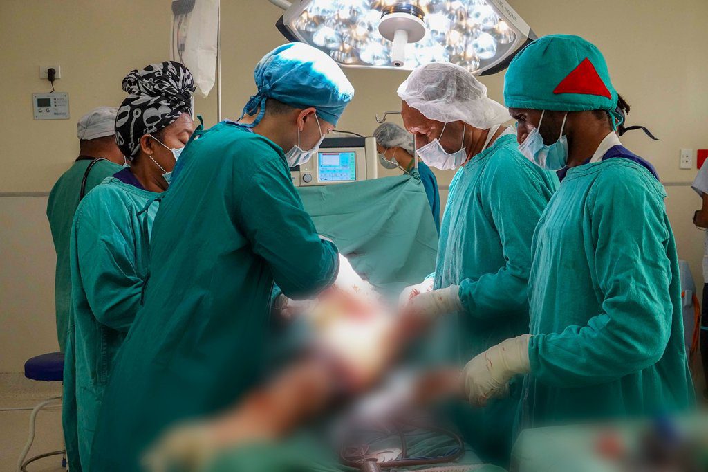 彰基前進巴布亞紐幾內亞 完成巴紐首例全髖關節置換手術