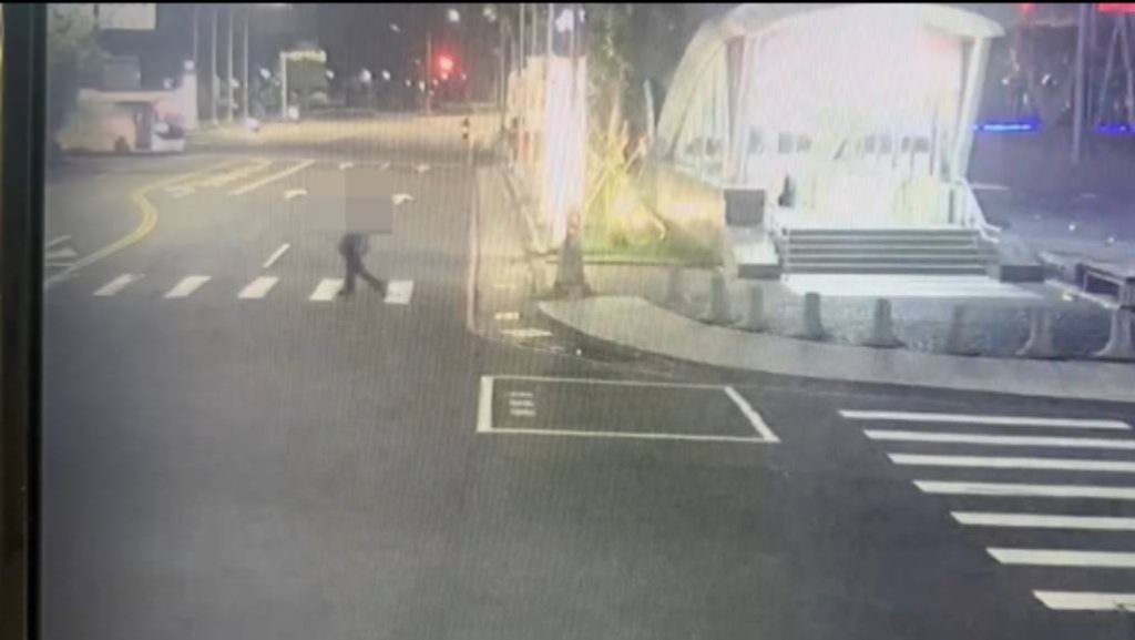 高捷站外女子背部遭白色液體突襲 34歲男涉猥褻遭警逮捕送辦