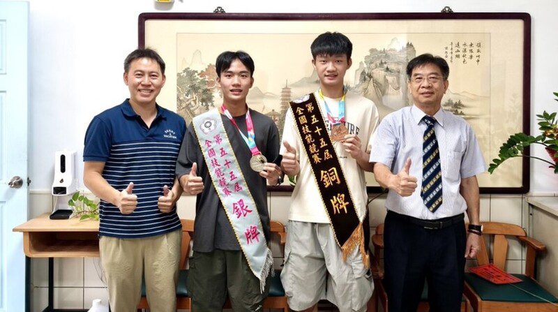 大榮中學電機科學生全國技能競賽大放異彩 冷作職類、配管與暖氣職類奪銀、銅牌 大榮中學電機科學生全國技能競賽大放異彩 冷作職類、配管與暖氣職類奪銀、銅牌