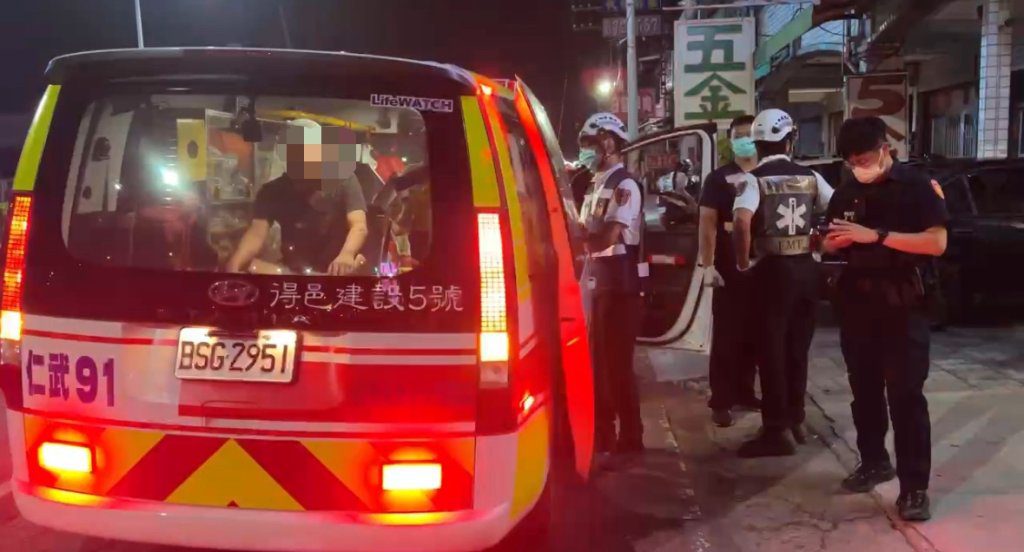 借6千元「還錢拖太久」!債主氣炸開扁 男子頭破血流走上街 借6千元「還錢拖太久」!債主氣炸開扁 男子頭破血流走上街