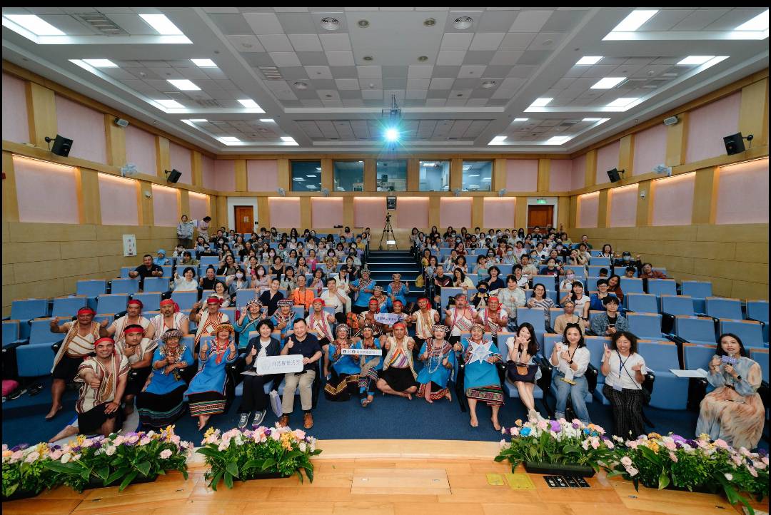 0801原民日 臺東全縣一起來響應 臺東縣政府攜手各公所換頭貼 穿族服 打卡上傳拿金幣! 0801原民日 臺東全縣一起來響應 臺東縣政府攜手各公所換頭貼 穿族服 打卡上傳拿金幣!