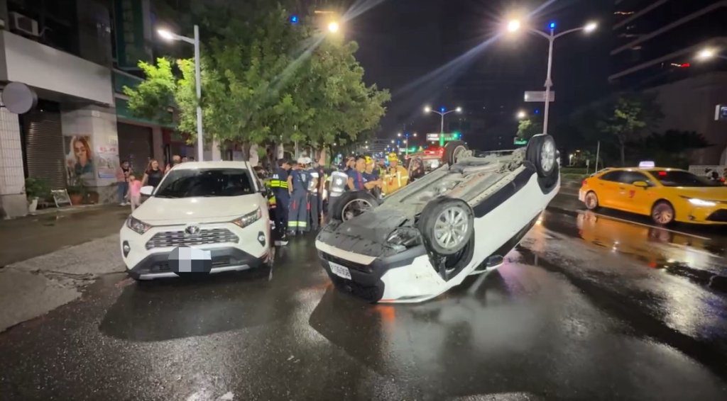 想吃速食店「鬼門關前走一遭」！高雄疑毒駕猛撞載小孩車輛