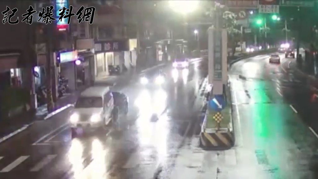 真的要「他在抖」了!八里雨夜追尾事故 疑未保持安全距離釀禍 真的要「他在抖」了!八里雨夜追尾事故 疑未保持安全距離釀禍