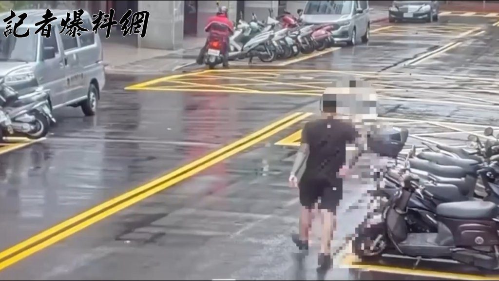 包手黑衣男西門町「假買真搶」iPhone 徒步逃竄30分鐘造斷點避追緝仍落網 包手黑衣男西門町「假買真搶」iPhone 徒步逃竄30分鐘造斷點避追緝仍落網