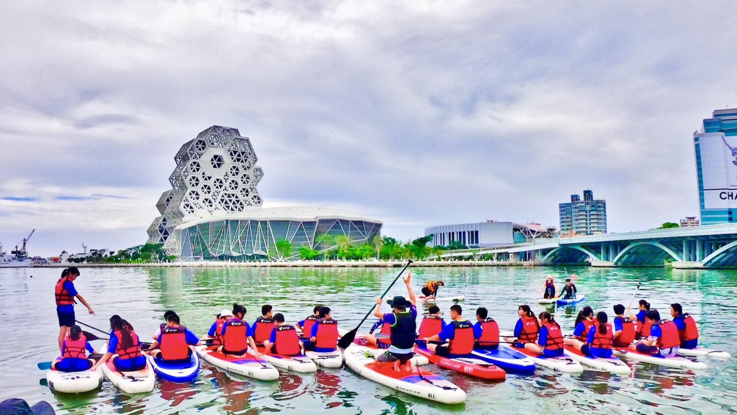 清涼一夏學安全！高市海洋局愛河灣水域安全訓練課程開跑囉！